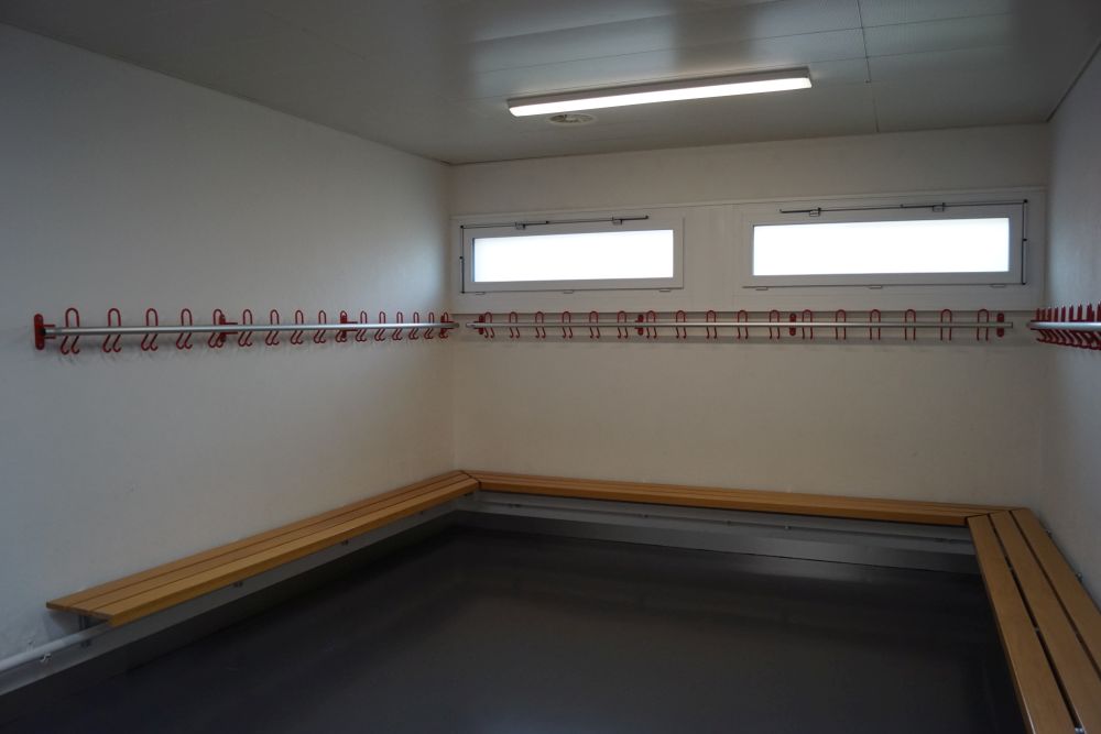 Auenrain, Mehrzweckhalle - Garderoben